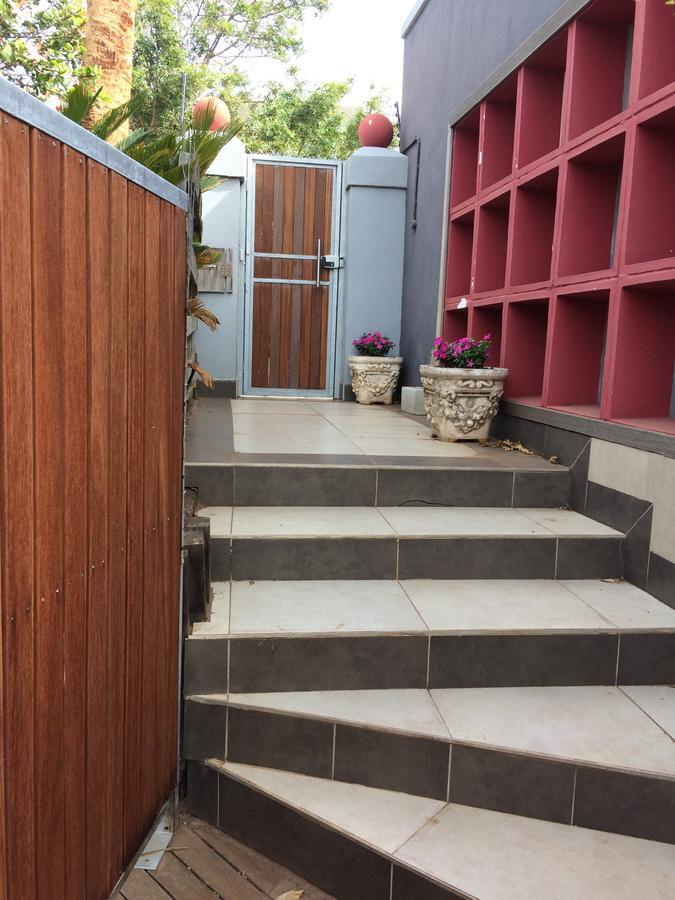 Whispering Palms Apartment Port Elizabeth Exterior foto